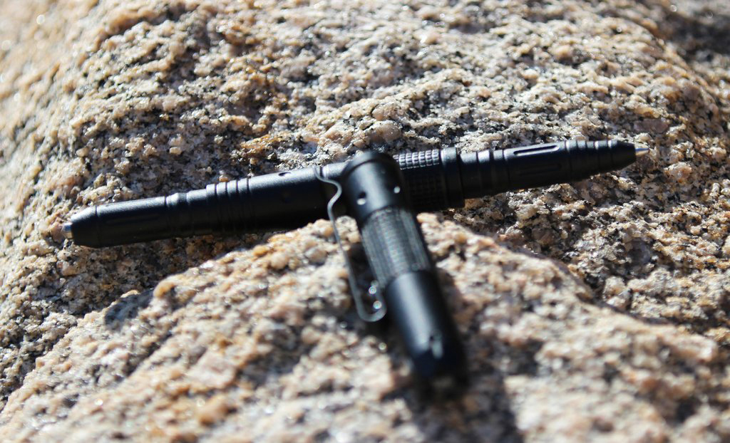 6 Best Tactical Pens Self Defense Guide [Updated 2022 ]